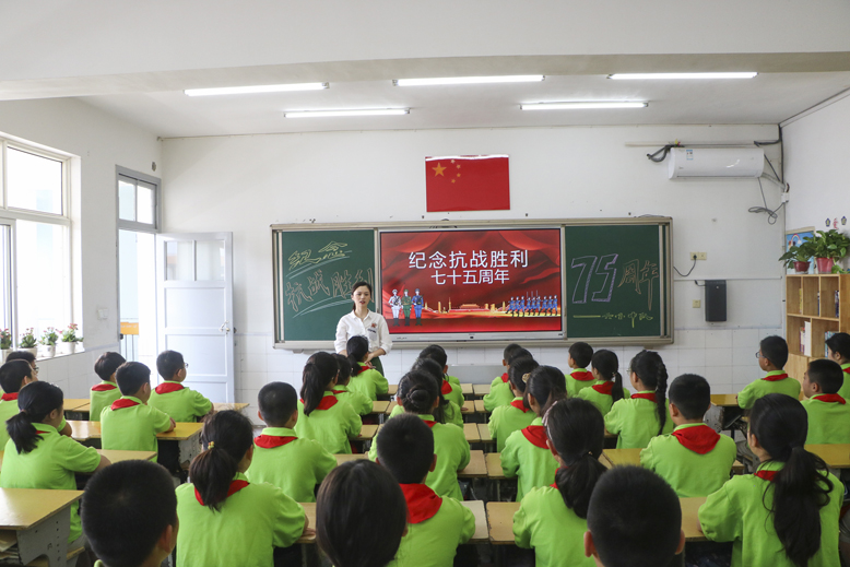 县实验小学开展“勿忘国耻爱我中华”主题班会活动
