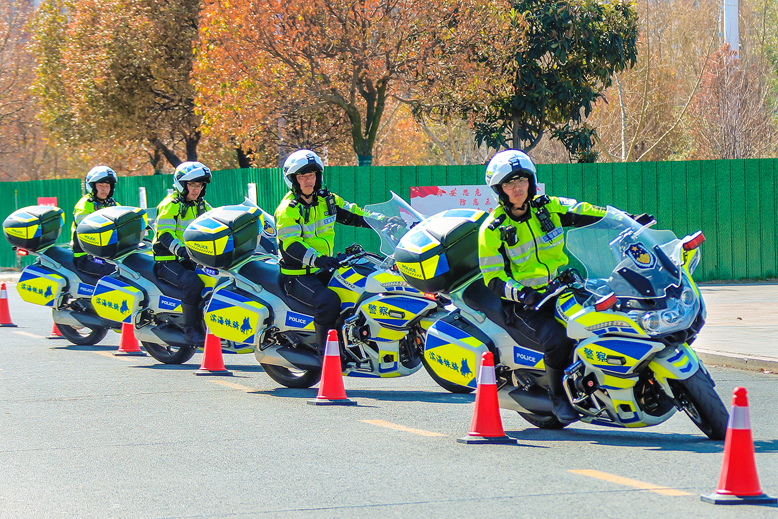 县公安局交巡警大队