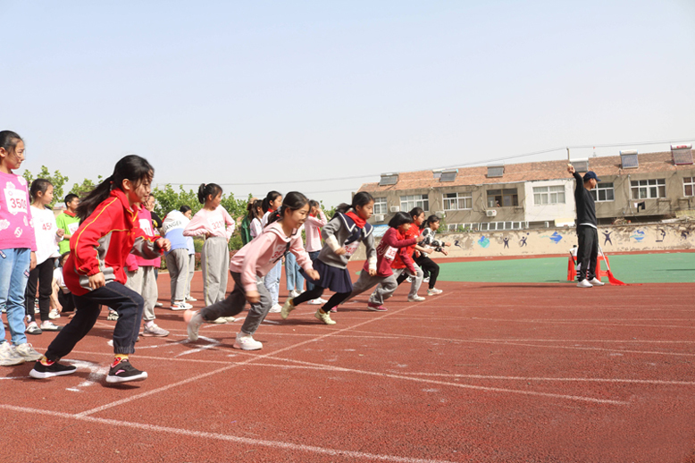 正红镇中心小学第八届春季田径运动会