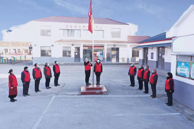 坎北街道肖港村举行升国旗仪式
