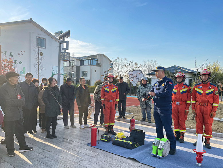 县消防救援大队开展“消防讲师进农村”活动