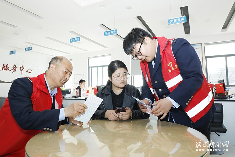 县税务局八滩税务分局走进界山村